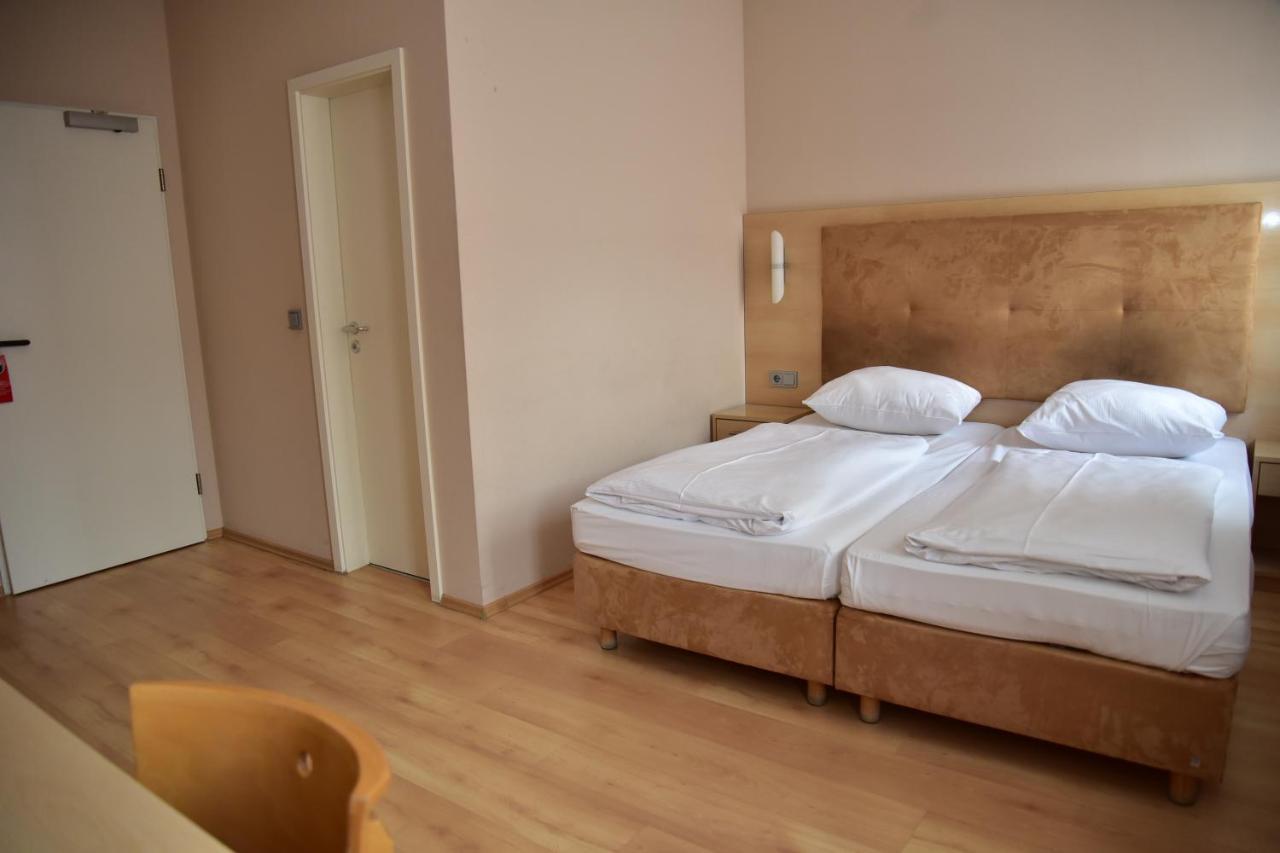 Hotel Am Kurfuerstenplatz - Messe Φραγκφούρτη Εξωτερικό φωτογραφία