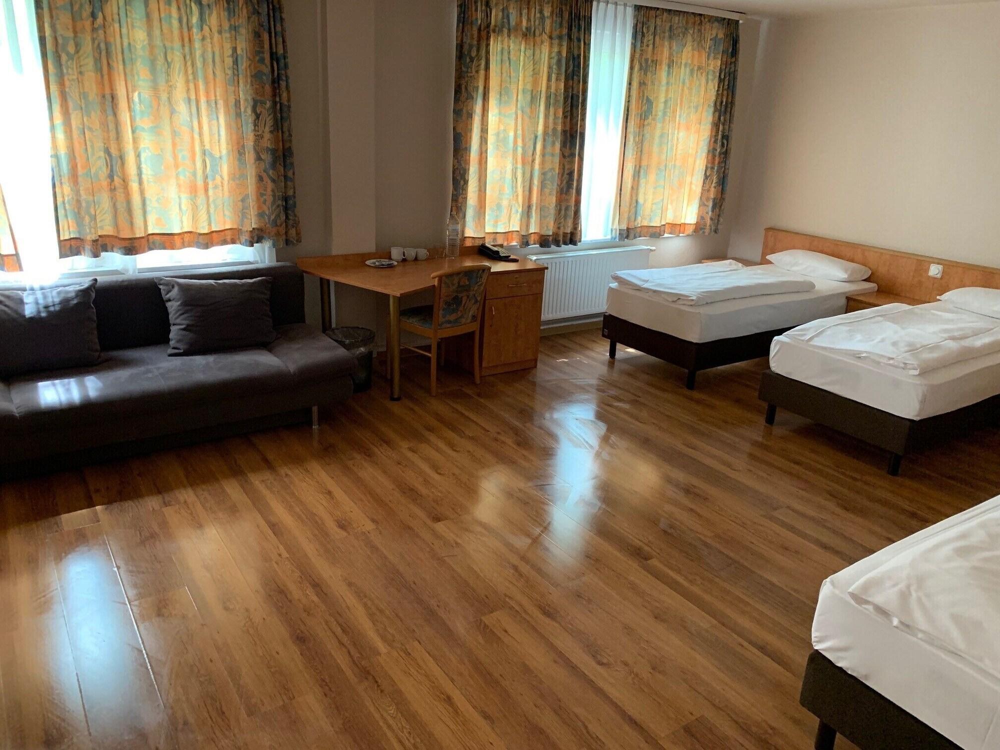 Hotel Am Kurfuerstenplatz - Messe Φραγκφούρτη Εξωτερικό φωτογραφία