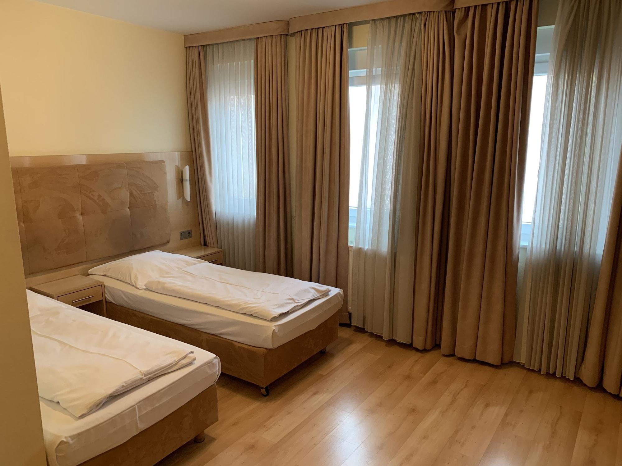 Hotel Am Kurfuerstenplatz - Messe Φραγκφούρτη Εξωτερικό φωτογραφία